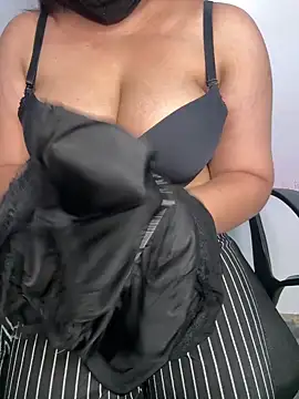 tanvihot2 online show from April 2026 04:09:02 PM