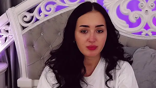 KimKhallifa online show from January 2025 10:59:01 AM