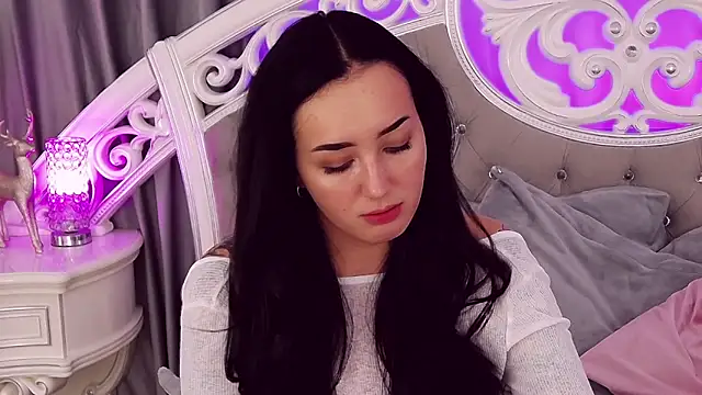 KimKhallifa online show from January 2025 09:57:02 AM