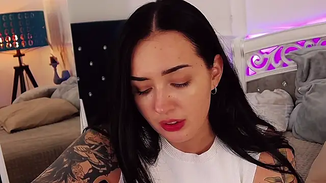 KimKhallifa online show from March 2025 01:51:01 PM