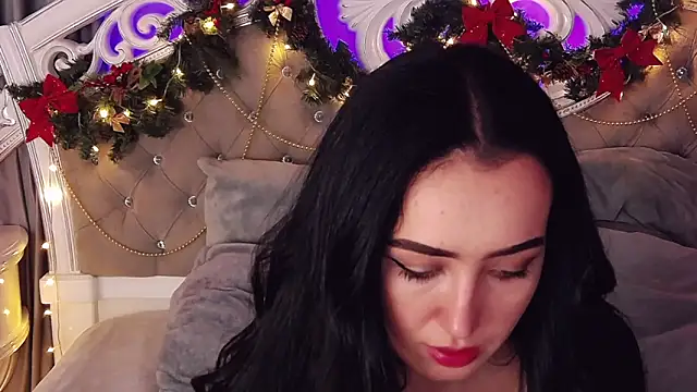 Snapshot of KimKhallifa chatting on January 2026 06:18:02 AM KimKhallifa online show from January 2026 06:18:02 AM