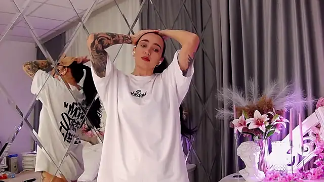 Snapshot of KimKhallifa chatting on February 2026 06:10:01 AM KimKhallifa online show from February 2026 06:10:01 AM