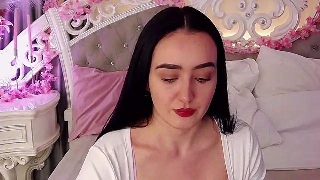 Snapshot of KimKhallifa chatting on February 2026 05:37:01 AM KimKhallifa online show from February 2026 05:37:01 AM