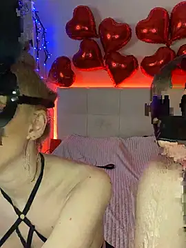 Snapshot of SOFYandMIKE chatting on March 2025 09:13:02 PM SOFYandMIKE online show from March 2025 09:13:02 PM