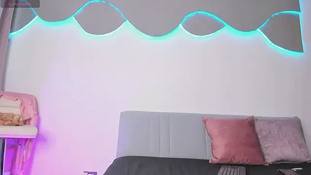 Snapshot of newbarbiedolly chatting on November 2025 08:07:01 PM newbarbiedolly online show from November 2025 08:07:01 PM