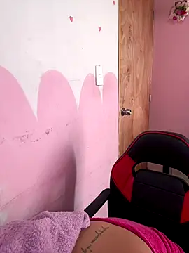 Snapshot of emmariders2 chatting on December 2025 01:30:01 PM emmariders2 online show from December 2025 01:30:01 PM