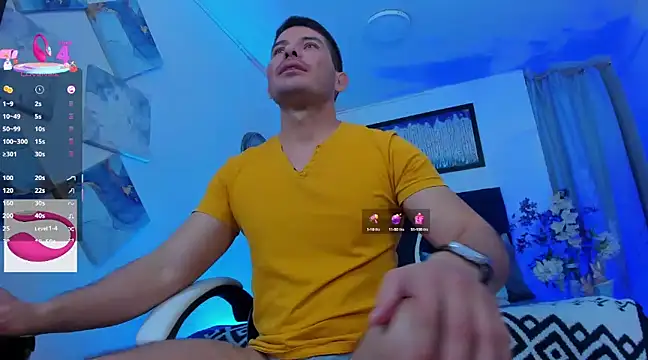 Snapshot of Andrewstelle_coleman chatting on February 2025 06:40:01 PM Andrewstelle coleman online show from February 2025 06:40:01 PM