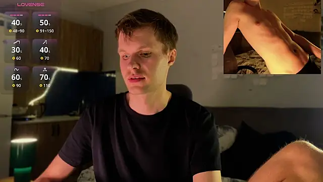 Snapshot of Leonnextdoor chatting on April 2026 05:21:02 PM Leonnextdoor online show from April 2026 05:21:02 PM