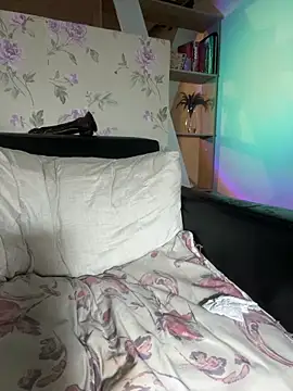 Ninabrunette18 online show from February 2026 07:50:01 AM