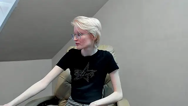 ElizabethHarpper online show from March 2025 10:50:01 AM