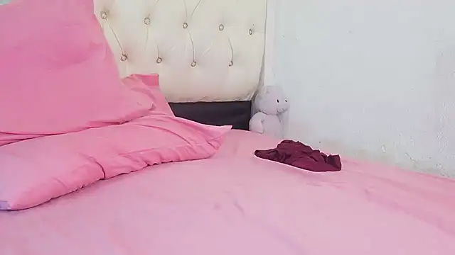 Snapshot of Rocket1978 chatting on October 2025 01:55:02 PM Rocket1978 online show from October 2025 01:55:02 PM