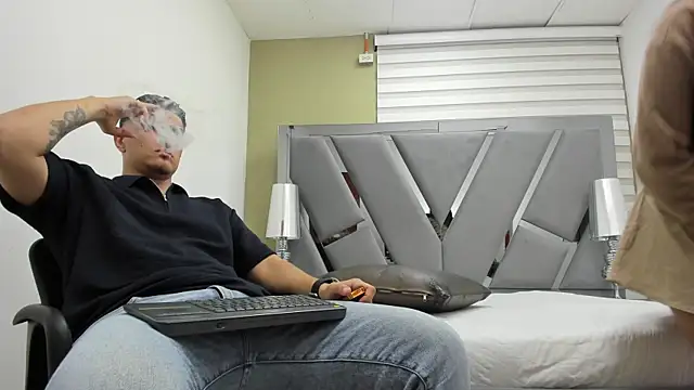 DAVID VICTORIAA online show from May 2026 01:09:02 PM