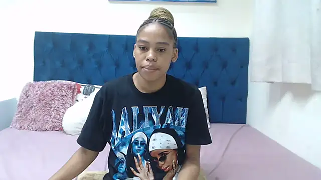 Snapshot of naughtiest_baddy chatting on February 2025 06:37:01 PM naughtiest baddy online show from February 2025 06:37:01 PM