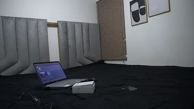 womantall99 online show from March 2026 01:00:02 PM