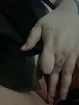 Snapshot of Gothicsiren chatting on January 2025 04:10:02 AM Gothicsiren online show from January 2025 04:10:02 AM