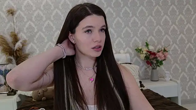 Snapshot of Nellie_Medina chatting on February 2025 09:09:01 PM Nellie Medina online show from February 2025 09:09:01 PM