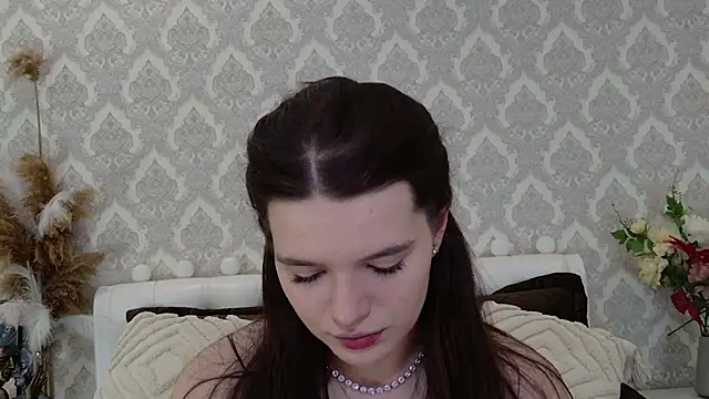 Snapshot of Nellie_Medina chatting on February 2025 08:30:02 PM Nellie Medina online show from February 2025 08:30:02 PM