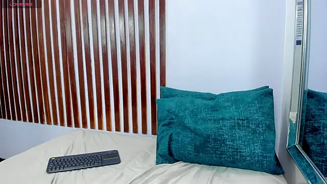 Snapshot of KRYSSTARITTER4 chatting on February 2025 04:12:02 PM KRYSSTARITTER4 online show from February 2025 04:12:02 PM