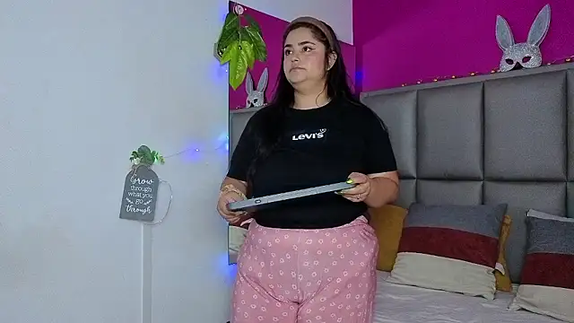 KRYSSTARITTER4 online show from January 2026 10:03:01 PM