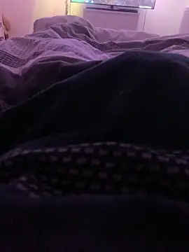 Snapshot of Finni04055 chatting on December 2024 11:05:02 PM Finni04055 online show from December 2024 11:05:02 PM