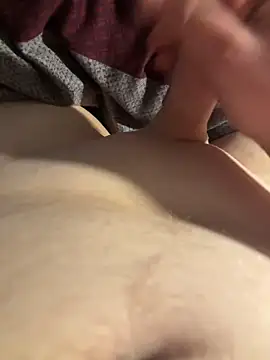 Snapshot of Finni04055 chatting on March 2025 08:21:02 PM Finni04055 online show from March 2025 08:21:02 PM