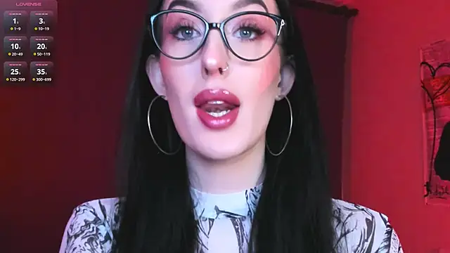 Snapshot of Miss_Alice__ chatting on February 2025 07:49:01 PM Miss Alice online show from February 2025 07:49:01 PM