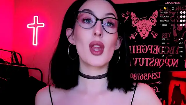 Snapshot of Miss_Alice__ chatting on November 2025 12:49:01 AM Miss Alice online show from November 2025 12:49:01 AM