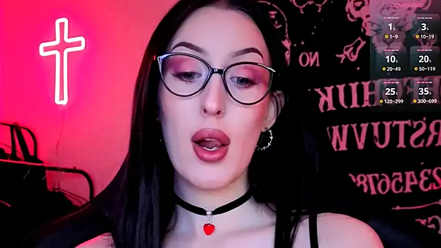 Miss Alice   online show from April 2026 11:46:02 PM