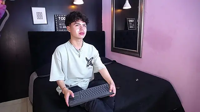 CollinStone online show from October 2025 06:19:02 PM