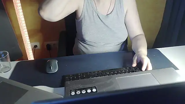 Sweet Phoenix online show from June 2026 07:07:01 PM