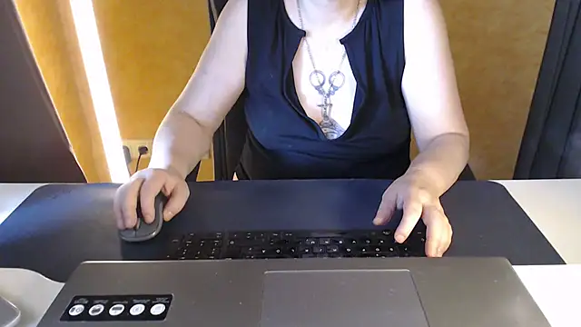 Sweet Phoenix online show from July 2026 07:33:02 AM