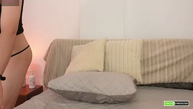 cute erelis  online show from May 2026 10:14:02 PM