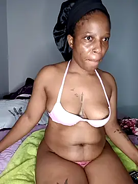 Snapshot of Thando04 chatting on February 2025 10:43:02 PM Thando04 online show from February 2025 10:43:02 PM