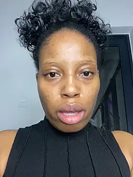 Snapshot of Thando04 chatting on September 2025 11:16:01 PM Thando04 online show from September 2025 11:16:01 PM