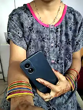 lovelygirl4567 online show from January 2026 05:55:01 AM