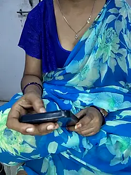 lovelygirl4567 online show from February 2026 04:58:02 PM