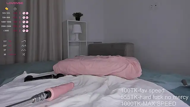 Snapshot of EllyFantasy chatting on February 2025 10:17:02 PM EllyFantasy online show from February 2025 10:17:02 PM