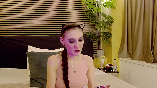 SamaraSinn online show from January 2025 08:46:02 AM