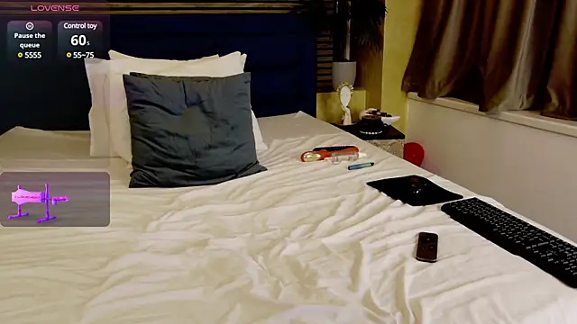 SamaraSinn online show from March 2025 01:57:02 PM