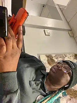 DamnBubbles online show from January 2025 09:45:01 PM