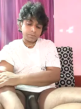 Snapshot of Remo0 chatting on September 2025 01:38:02 AM Remo0 online show from September 2025 01:38:02 AM