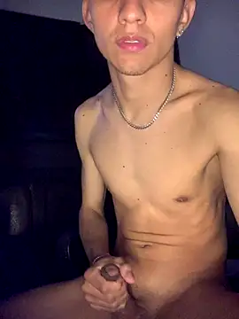 gabrielzinnnn085 online show from October 2025 02:47:02 AM