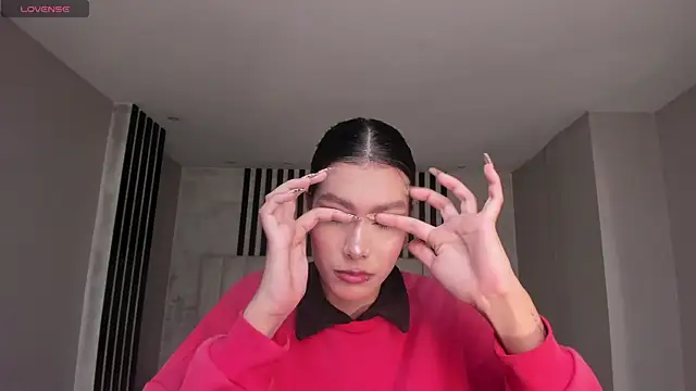 NiaSalvatore online show from September 2025 06:52:01 PM