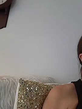 Snapshot of karina_warthon chatting on May 2026 10:17:02 PM karina warthon online show from May 2026 10:17:02 PM