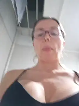 karina warthon online show from July 2026 12:21:02 AM