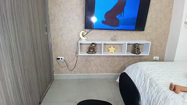 Snapshot of sexy_melany_xxx chatting on December 2024 12:17:02 PM sexy melany xxx online show from December 2024 12:17:02 PM