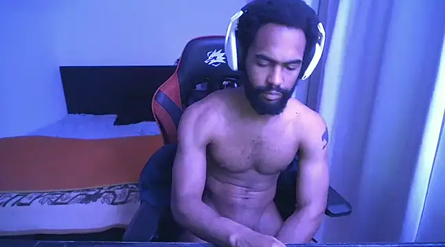 Snapshot of kevi_cocks chatting on February 2025 05:09:01 AM kevi cocks online show from February 2025 05:09:01 AM