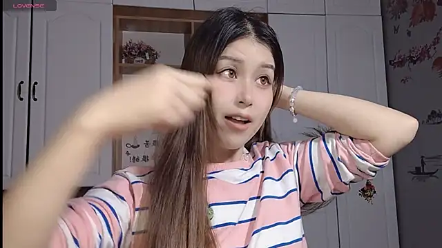 Lucky-xiuxiu online show from February 2025 12:05:01 AM