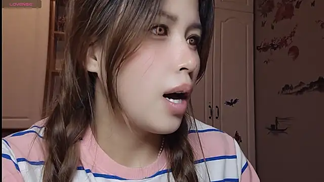 Lucky-xiuxiu online show from February 2025 06:17:02 AM