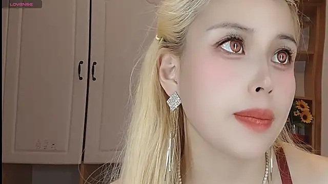 Lucky-xiuxiu online show from March 2025 06:08:01 AM